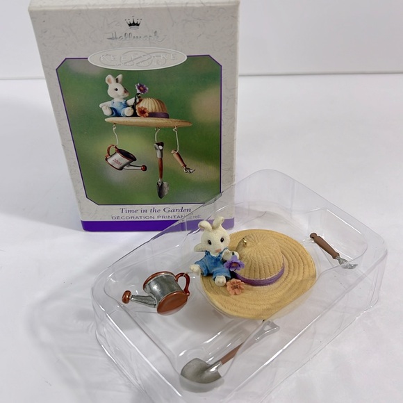 Hallmark Keepsake Ornament Time in the Garden Handcrafted Cast Metal - Picture 1 of 7